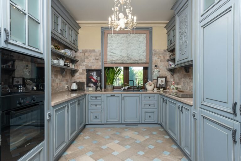 Creating a Vintage Vibe in Your Kitchen: Details that Make a Difference